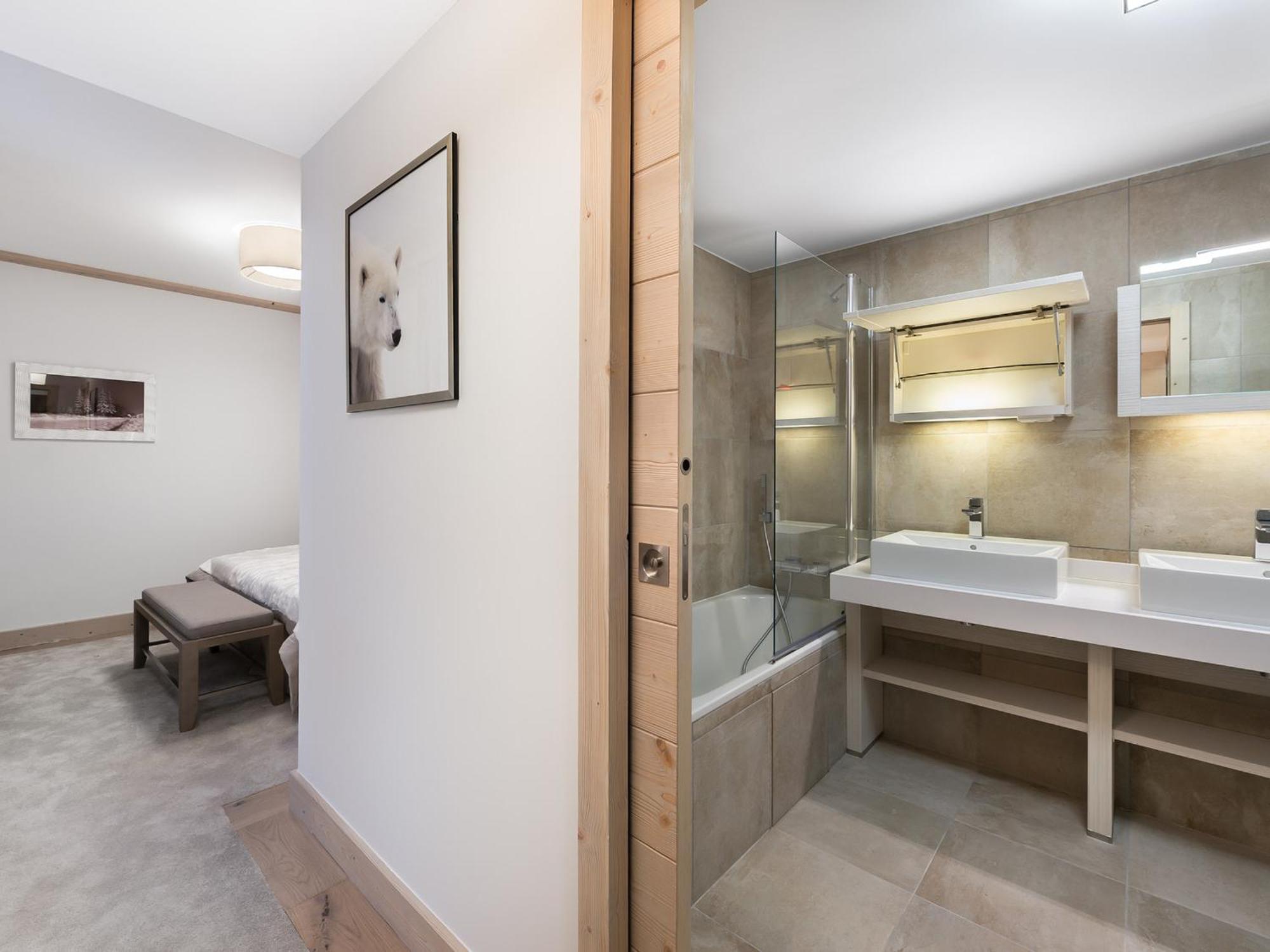 3p Au Coeur De Courchevel, Proche Commerces Et Pistes, Parking Inclus - Fr-1-562-10 Apartment *